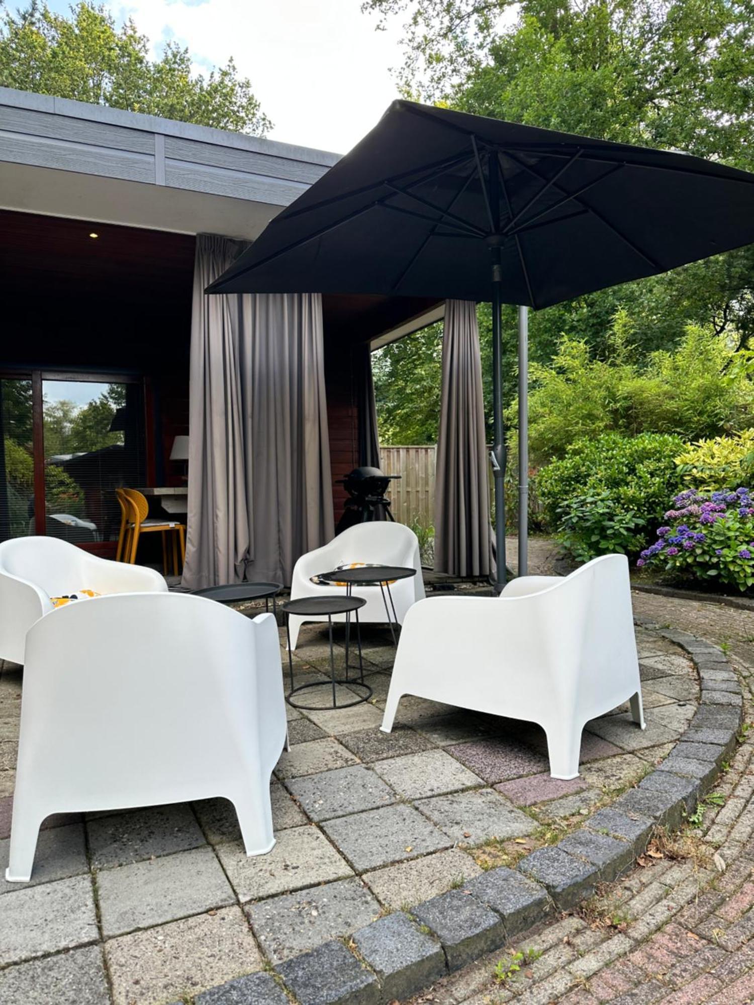 Gezellig Chalet Met 2 Slaapkamers Aan Bosrand Erm 외부 사진