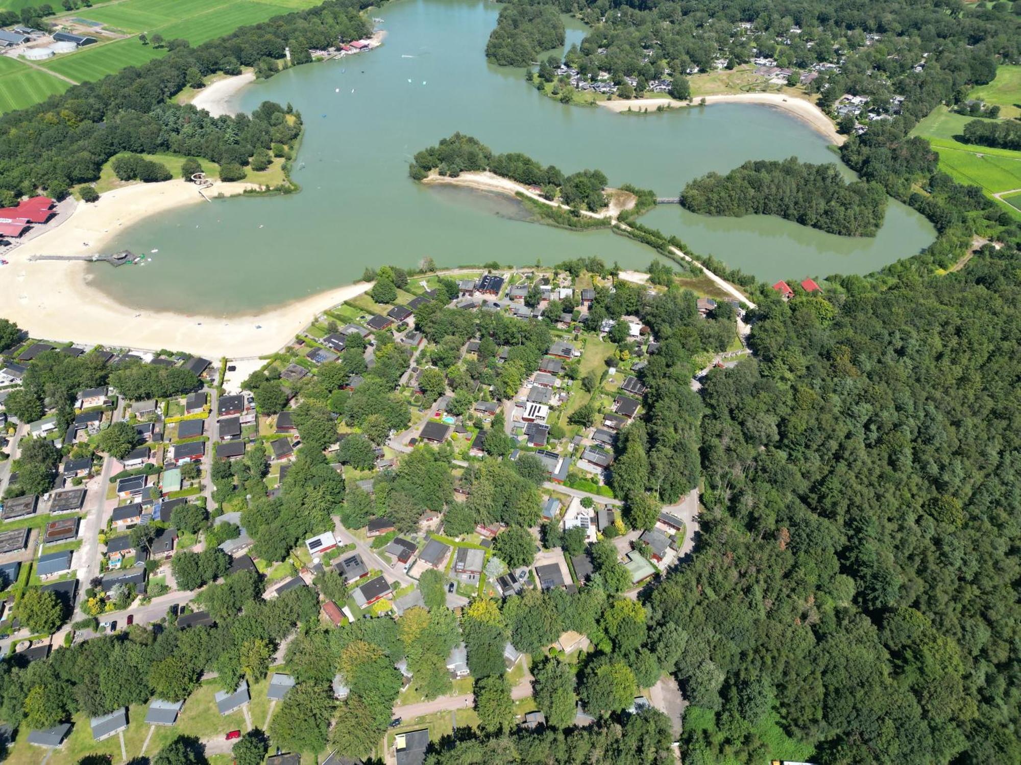 Gezellig Chalet Met 2 Slaapkamers Aan Bosrand Erm 외부 사진